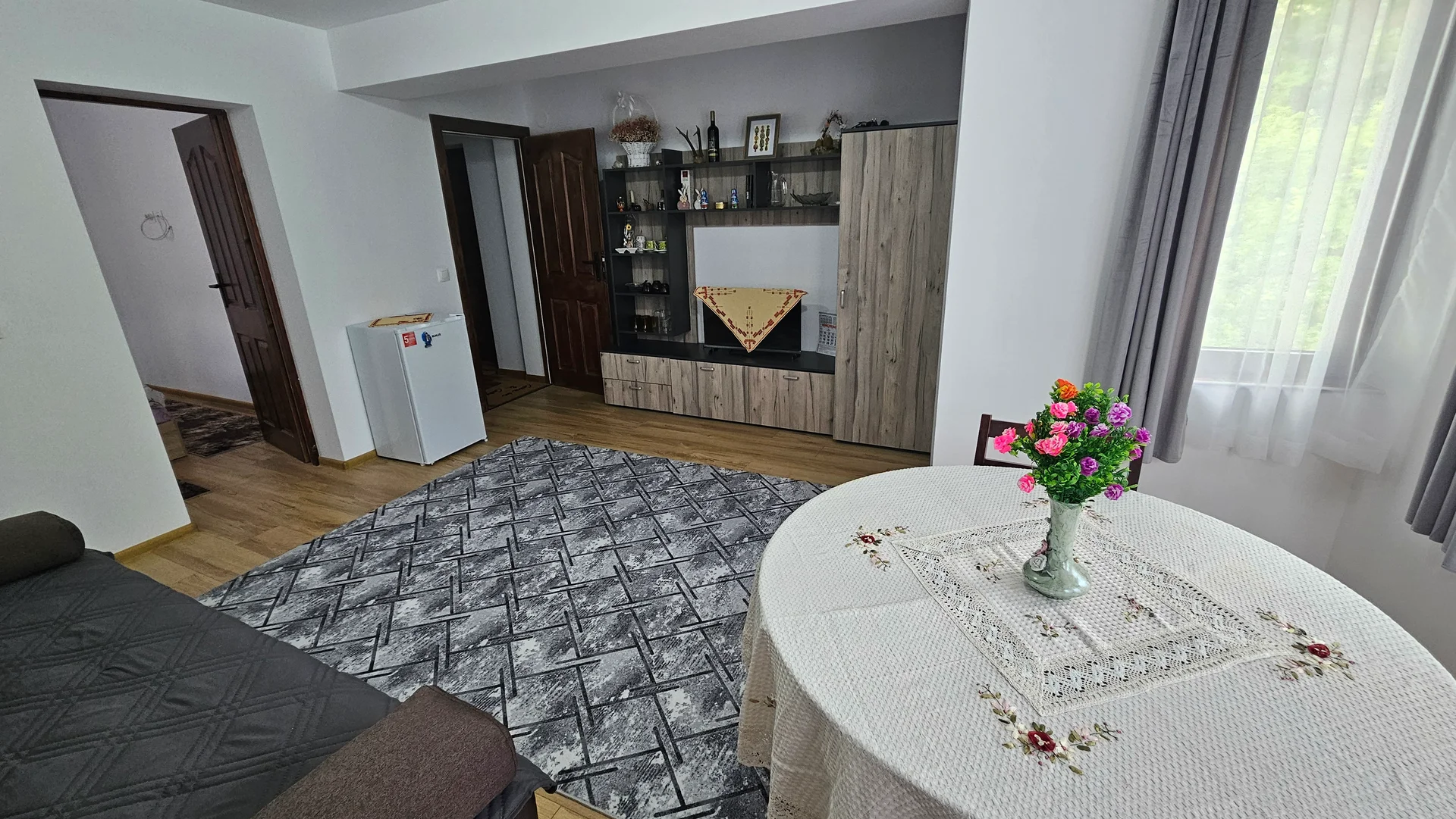 Apartment 3 6