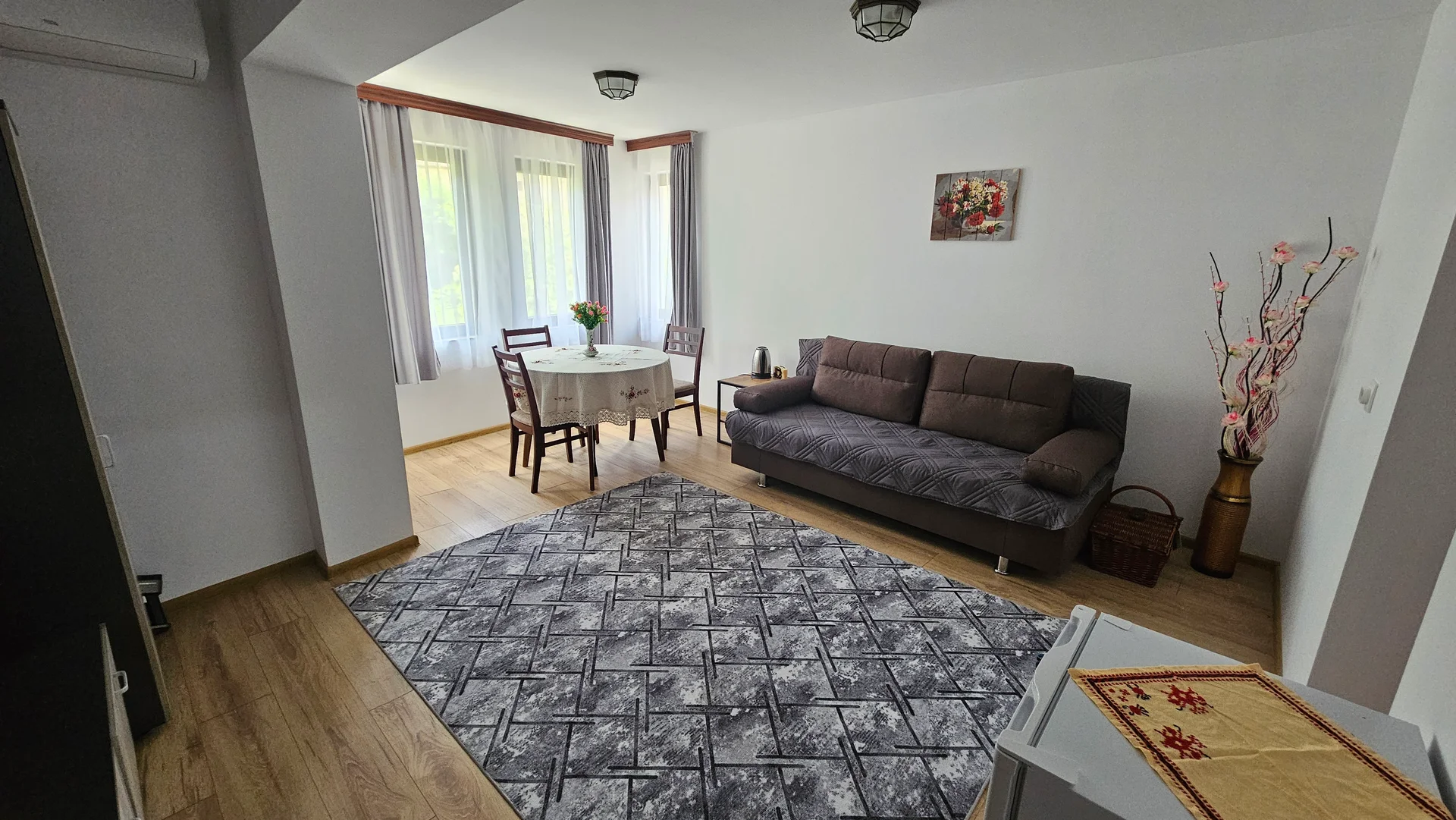 Apartment 3 8